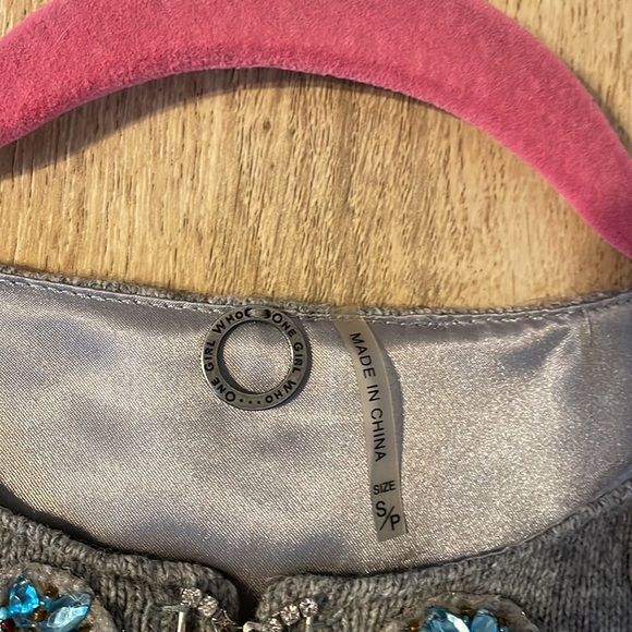 One Girl Who Cardigan Sweater - Picture 6 of 6